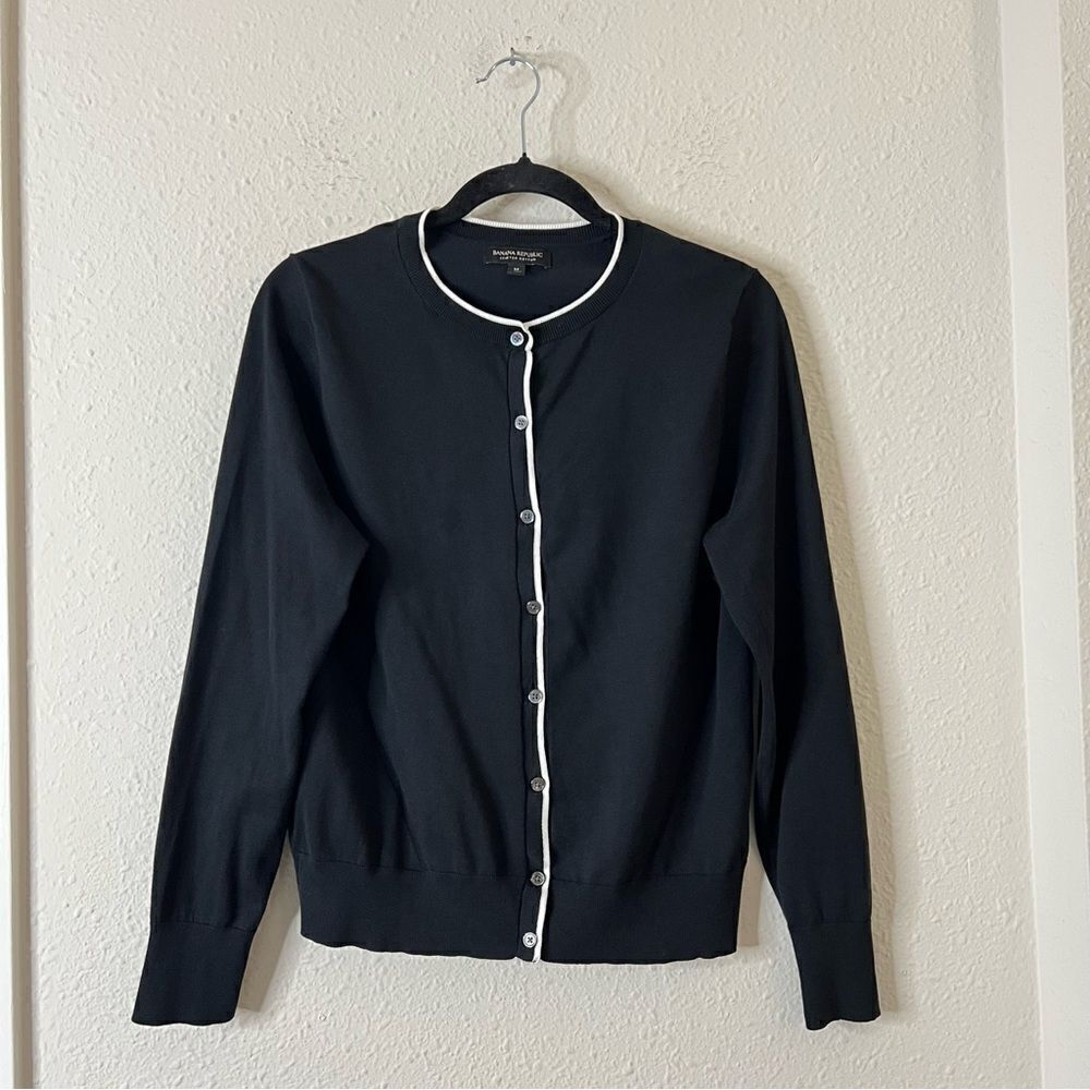 Banana Republic Crew Neck Black Cardigan Size Medium Stretch Cotton - Picture 2 of 7